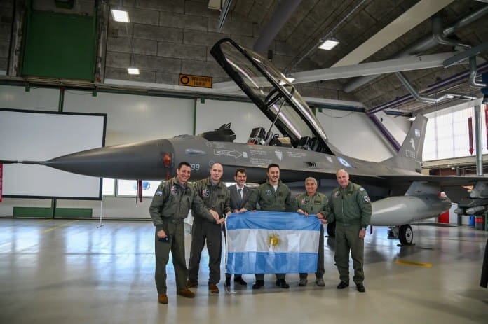 Así vive Argentina la compra de los F-16: “Una histórica, gloriosa y esperada firma del contrato” - DefOnline