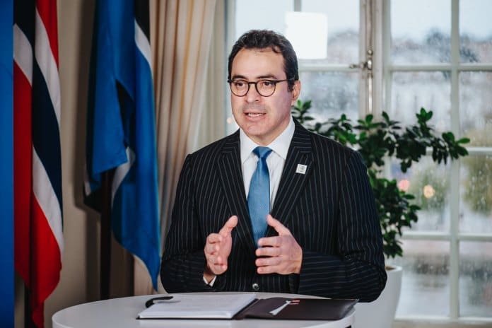 Kevin Casas Zamora designado para un segundo mandato de cinco años como secretario general de IDEA Internacional | International IDEA