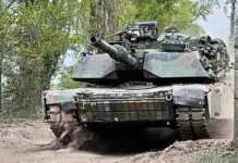 Frente a las pérdidas producidas por las Fuerzas Terrestres Rusas, los M1A1 ucranianos son equipados con blindaje reactivo Kontakt-1