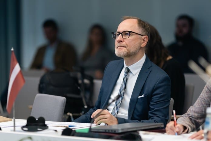 Andris Sprūds – Puaro.lv