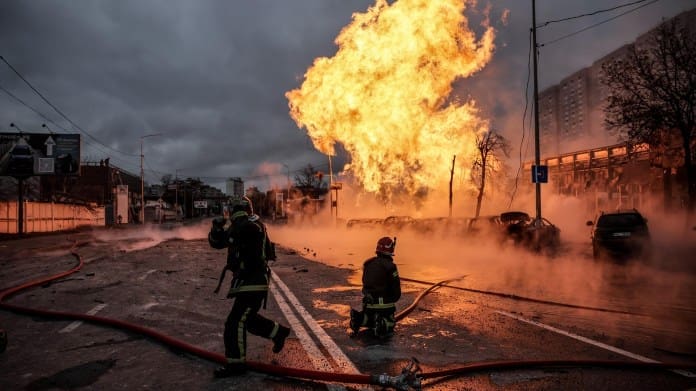 Rusia lanza otro ataque masivo sobre Ucrania después de que Putin  prometiera vengar el bombardeo de Bélgorod | Internacional | EL PAÍS