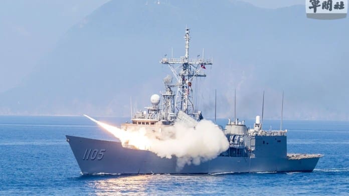 Taiwán exhibe su corbeta “asesina de portaaviones” en unas maniobras para detener una invasión china