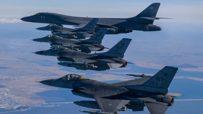 EE UU, Corea del Sur y Japón responden al último cohete norcoreano con ejercicios  aéreos conjuntos