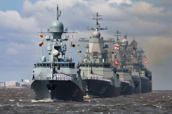 Armada rusa exhibe músculo en el desfile naval de San Petersburgo - Noticias Defensa Rusia