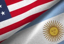 Argentina reafirma su alianza en defensa con EE.UU. y expresa su intención de convertirse en socio global de la OTAN durante una llamada entre los ministros