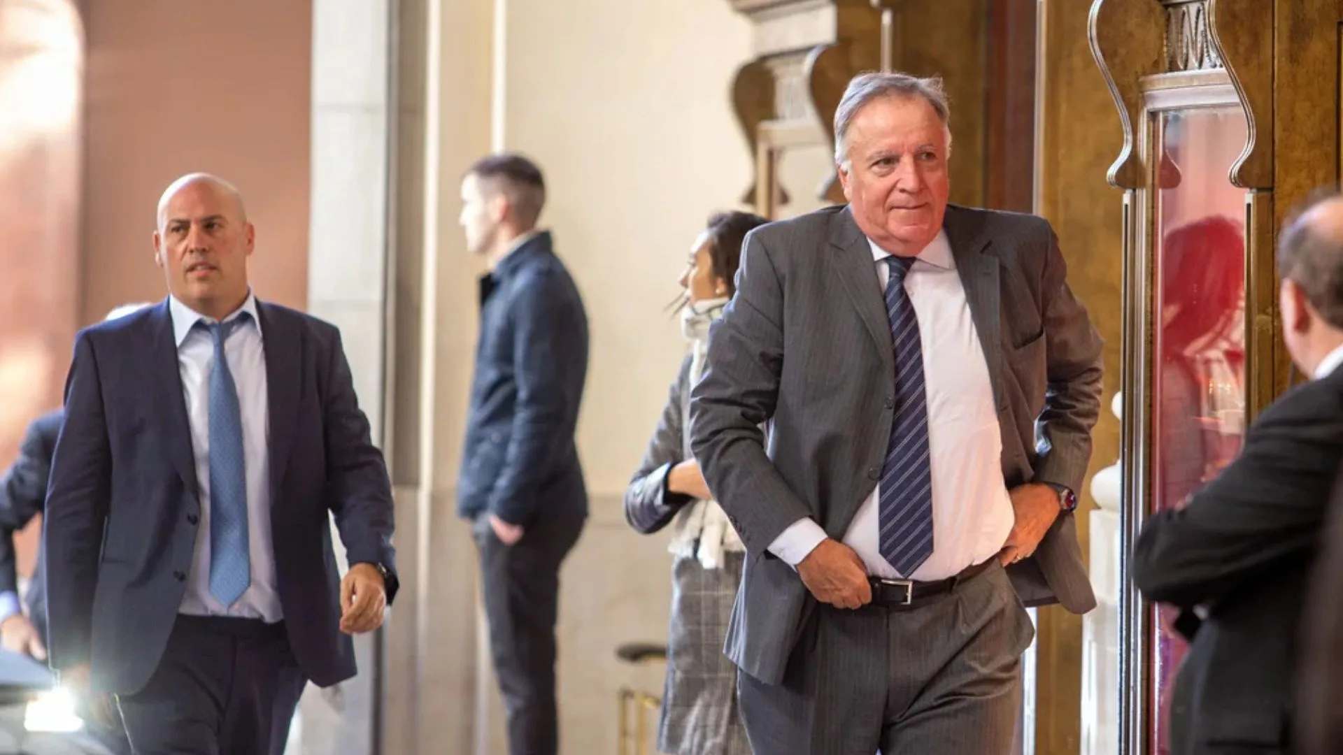 Darío Wasserman, nuevo Presidente del Banco Central, y adelante Daniel Tillard, Presidente saliente