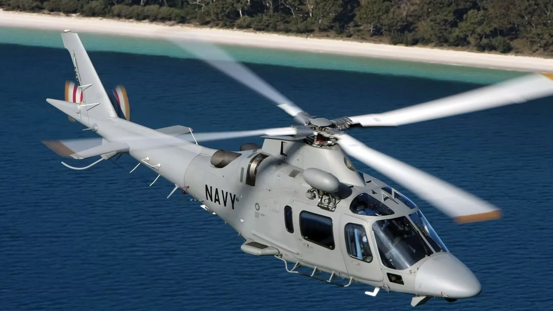 Helicóptero naval AW109M
