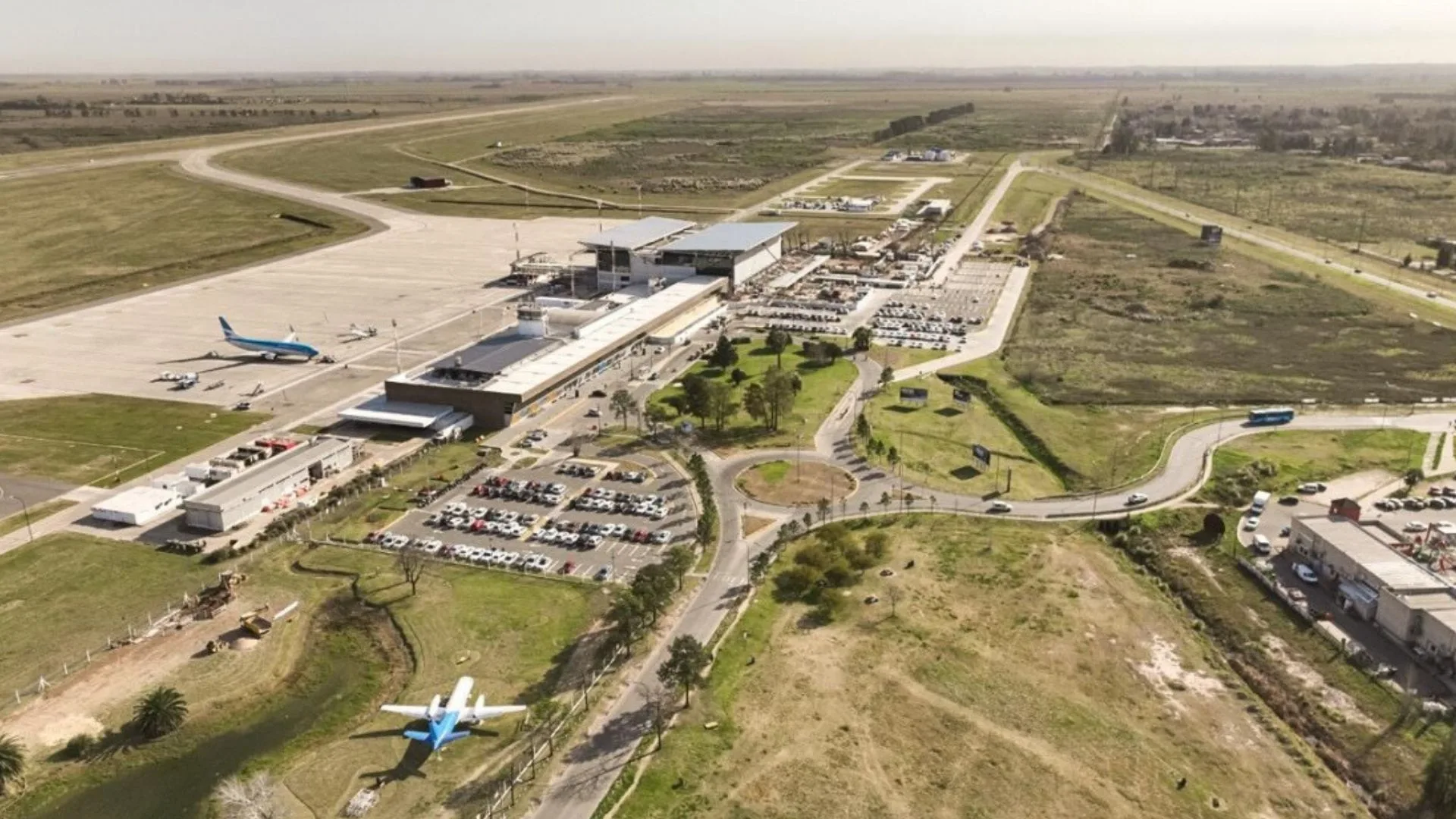 Obras en aeropuertos del país