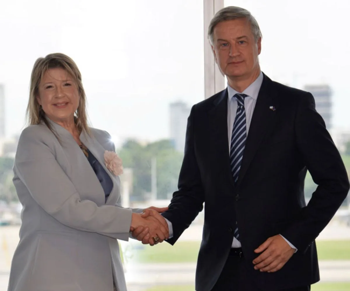 La ministra de Seguridad Nacional, Alejandra Monteoliva, encabezó junto al embajador de la Unión Europea, Erik Høeg, la firma de un acuerdo de cooperación con la Unión Europea. Créditos: Ministerio de Seguridad Nacional