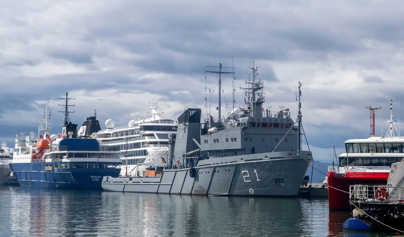 El aviso ARA Puerto Argentino se alista en Ushuaia. Crédito: Zona Militar