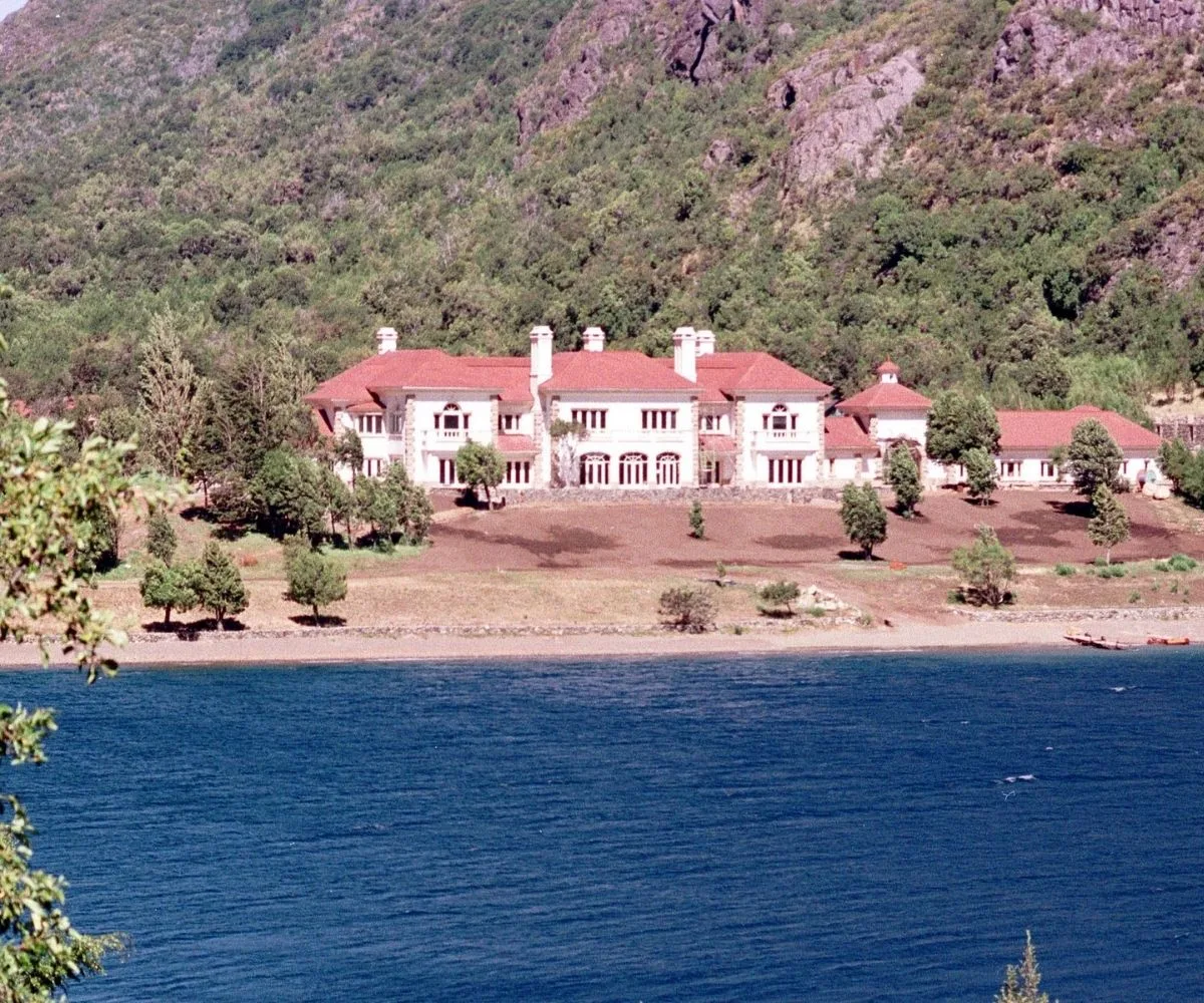 Lago Escondido, propiedad de Joe Lewis