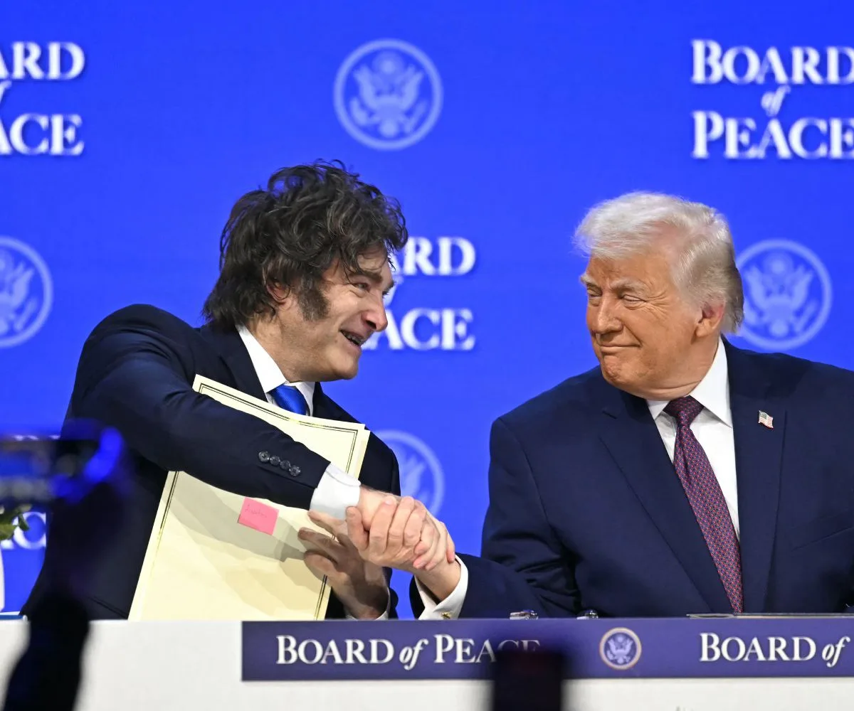 Javier Milei, Presidente de la Argentina, y Donald Trump, Presidente de Estados Unidos, en la presentación oficial del Consejo de Paz