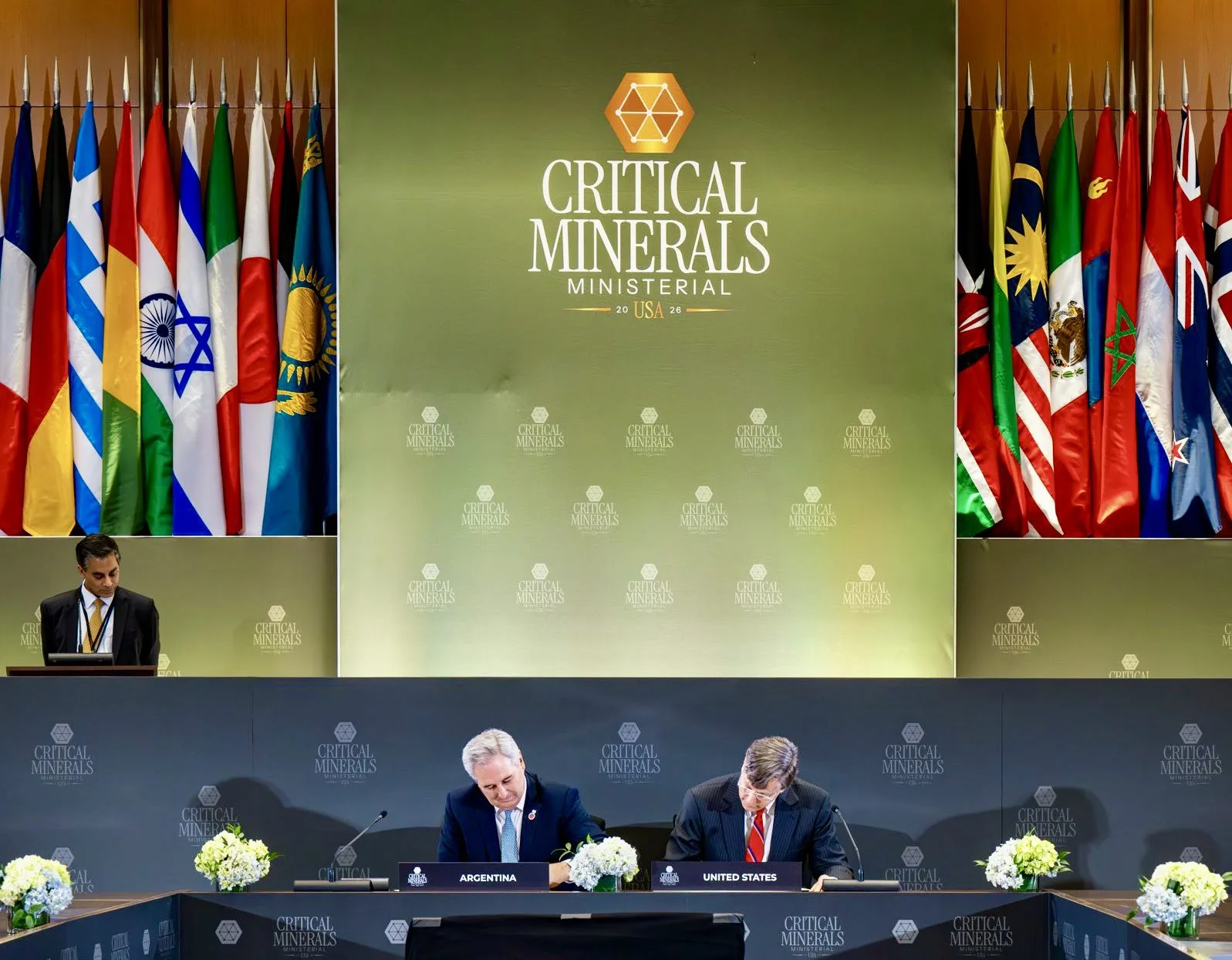 Firma del Acuerdo sobre Minerales Críticos Argentina con Estados Unidos. Crédito: Canciller Pablo Quirno via X